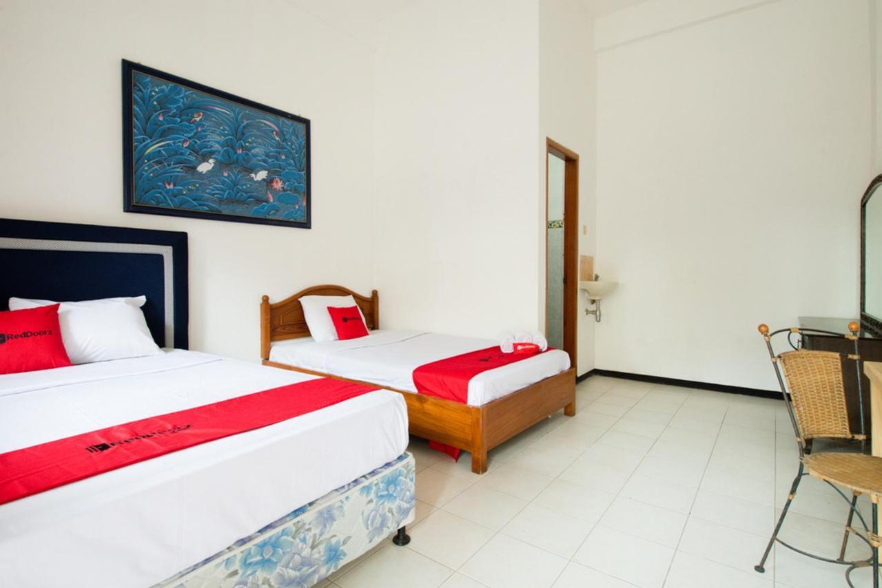 Reddoorz Syariah Near Gor Ken Arok Hotel Malang Exterior photo